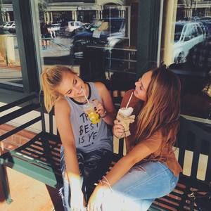 Meet your Posher, Mackenzie